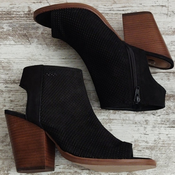 🟨NWT Gianni Bini Leather Open Toe Booties - Picture 5 of 8